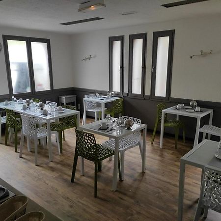 A L'Oree De La Foret Campénéac Kültér fotó
